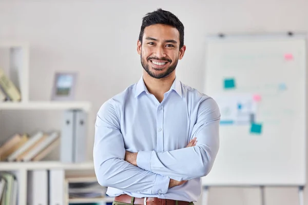 Young Happy Mixed Race Businessman Standing His Arms Crossed Working — Foto de Stock