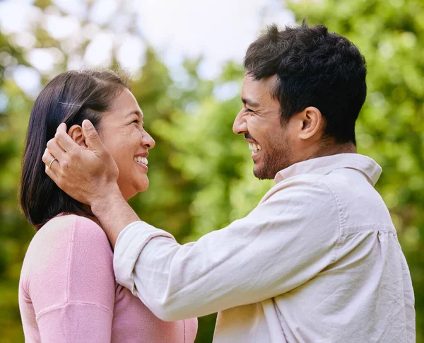 Loving Husband Putting Hair Wifes Ear Standing Face Face Park — Stock Fotó