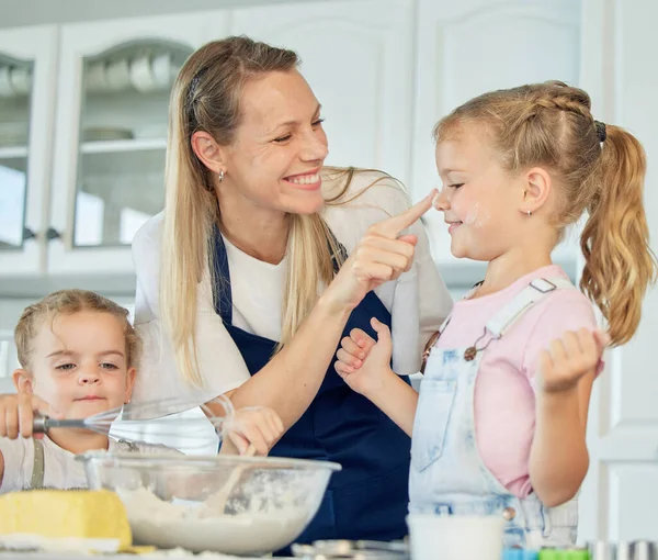 Happy Loving Family Baking Together Smiling Mother Two Daughters Cooking — ストック写真