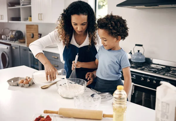 Mixed Race Woman Standing Teaching Her Adorable Little Son How — Stock Fotó