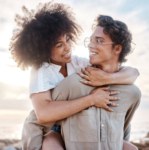Young Mixed Race Couple Enjoying Day Beach Looking Happy Love — Stockfoto