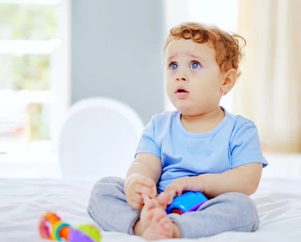 Full Length Shot Adorable Little Boy Playing His Parents Bedroom — Stock Fotó