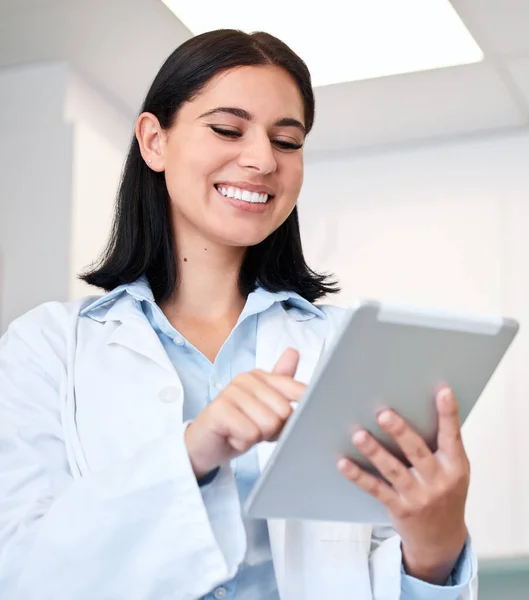 Confident Young Female Dentist Working Her Digital Tablet Doctors Room — 스톡 사진