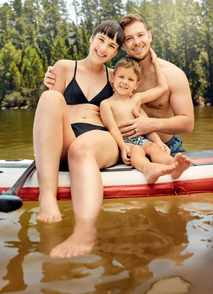 Full Length Portrait Affectionate Young Family Three Having Fun Lake — Foto Stock