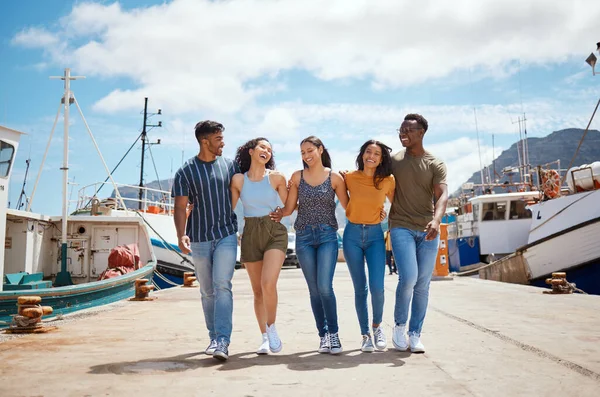 Shot Group Young Friends Hanging Out Together Outdoors — Stock Photo, Image