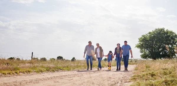 Shot Multi Generational Family Walking Together Farm — Stok fotoğraf