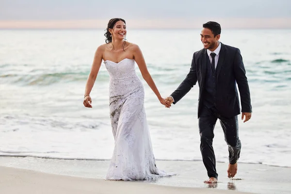 Shot Young Couple Beach Wedding Day — Photo