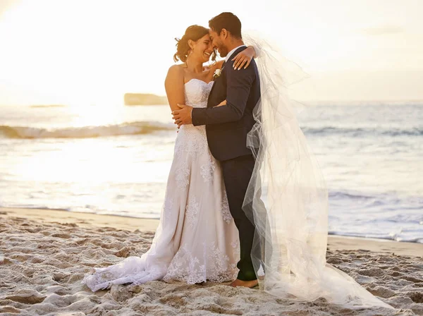 Shot Young Couple Beach Wedding Day — Photo