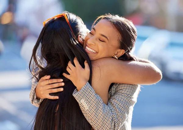 Cropped Shot Two Attractive Young Girlfriends Hugging While Out Town — Stockfoto
