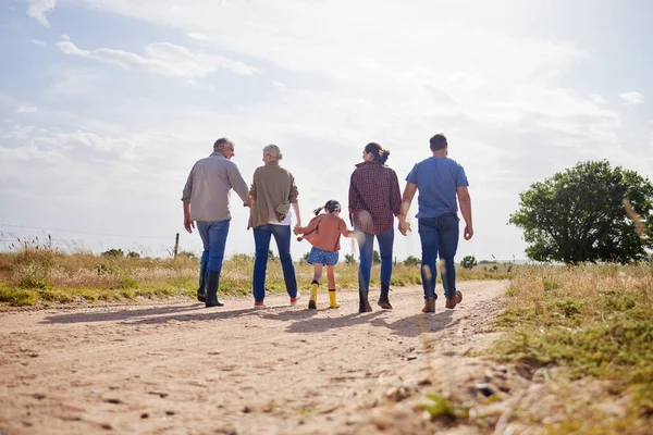 Shot Multi Generational Family Walking Together Farm —  Fotos de Stock