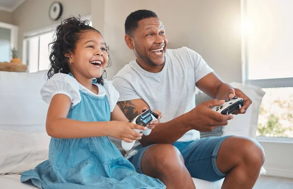 Girato Giovane Uomo Che Gioca Videogiochi Con Sua Figlia Casa — Foto Stock