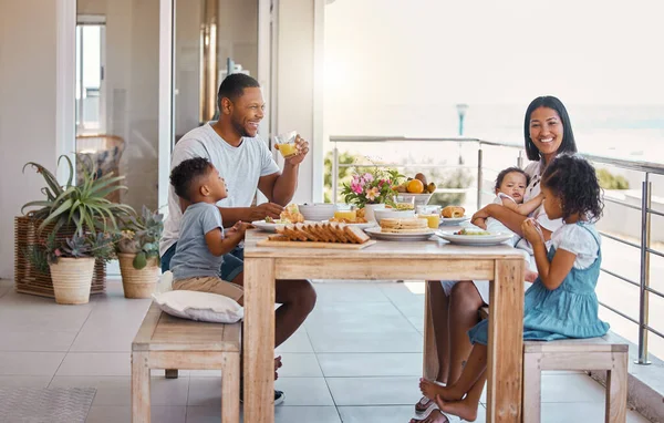 Shot Young Family Having Lunch Together Home — Foto de Stock
