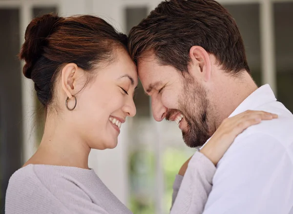 Shot Couple Bonding Porch Home — Foto de Stock