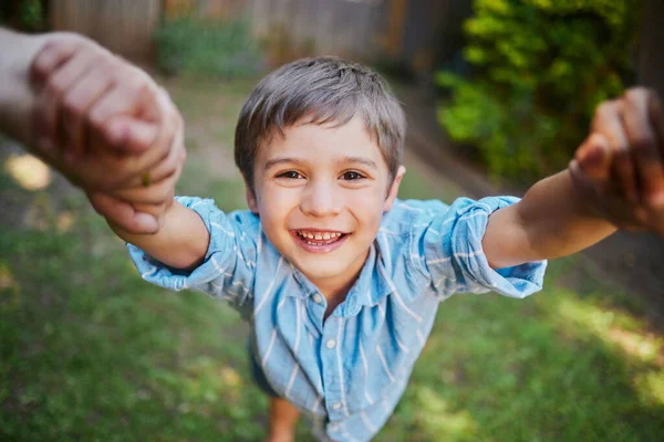 Moment Lifting Son Holding His Hands Mom Dad While Backyard — Stock fotografie