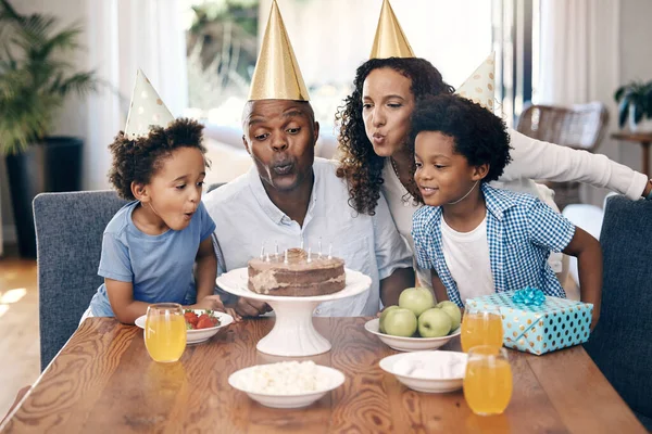 Group Young African American Family Wearing Party Hats Celebrating Birthday — Stock Photo, Image
