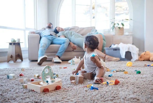 Shot Little Girl Playing Floor While Her Parents Nap Background — Fotografia de Stock