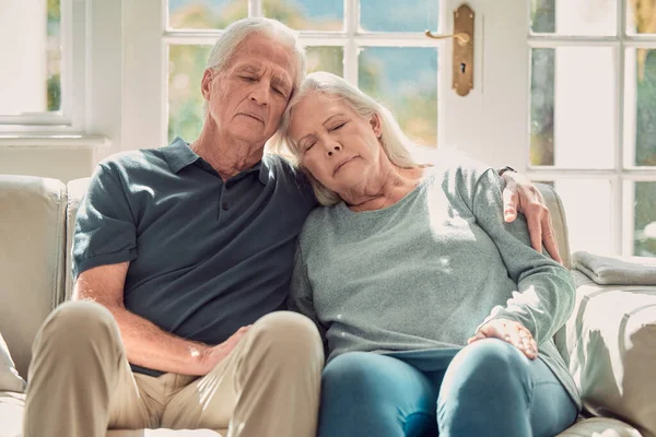 Cropped Shot Affectionate Senior Couple Sitting Living Room Home — Fotografia de Stock