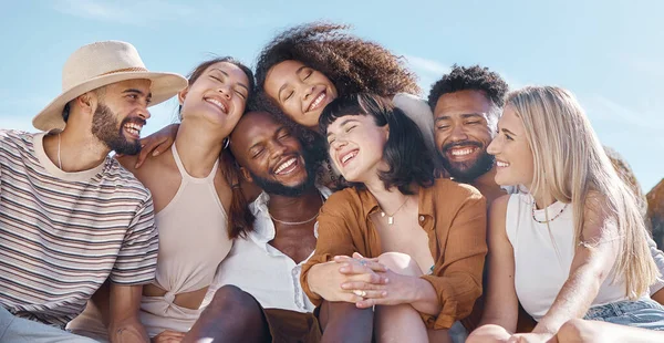 Shot Group Friends Enjoying Time Together Beach — Stock Photo, Image