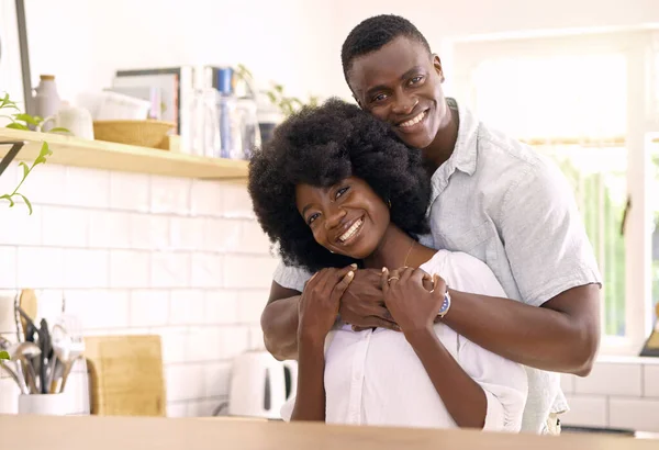 Tourné Jeune Couple Relaxant Ensemble Maison — Photo