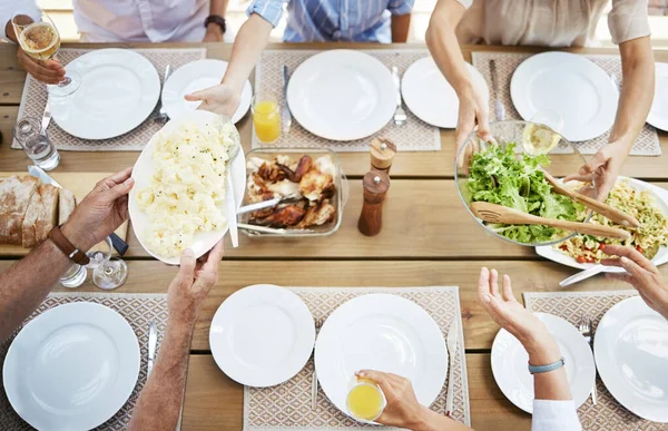 Shot Family Enjoying Meal Together — Zdjęcie stockowe