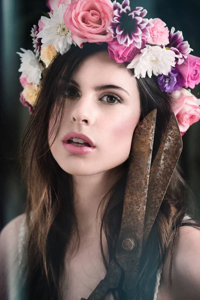 Portrait Beautiful Young Woman Wearing Floral Head Wreath Holding Shears — Stock Photo, Image