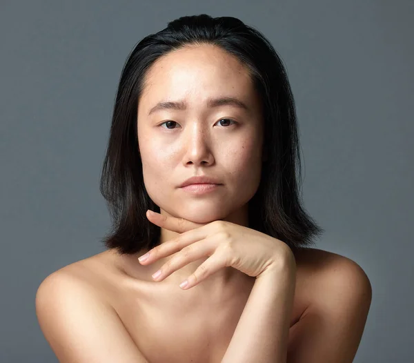 Studio Shot Beautiful Young Woman Posing Grey Background — Φωτογραφία Αρχείου