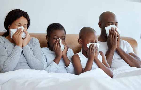 Shot Family Blowing Noses While Sick Home — Stock Photo, Image
