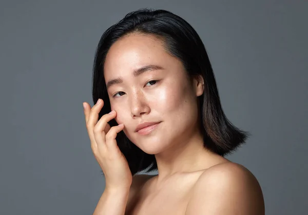 Studio Shot Beautiful Young Woman Posing Grey Background — Φωτογραφία Αρχείου