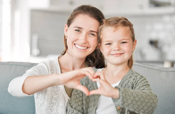 Shot Mother Daughter Making Heart Sign Hands Home — Stockfoto