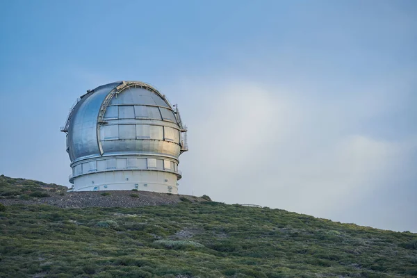Живописный Вид Купол Астрономической Обсерватории Роке Лос Мучачос Пальма Испания — стоковое фото