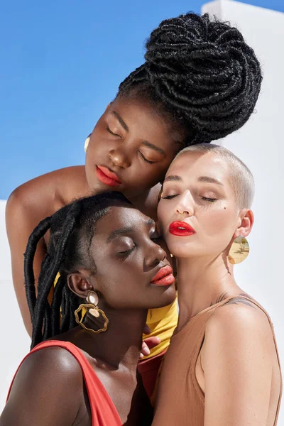 Cropped Shot Three Attractive Young Women Posing Rooftop Outdoors — Fotografia de Stock