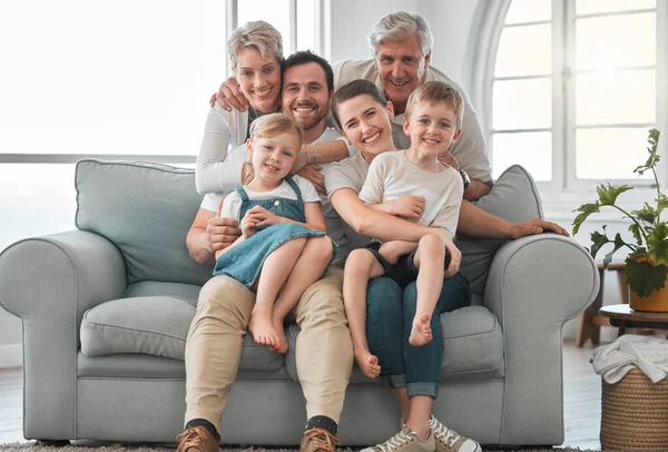 Shot Happy Family Relaxing Sofa Home — Stockfoto