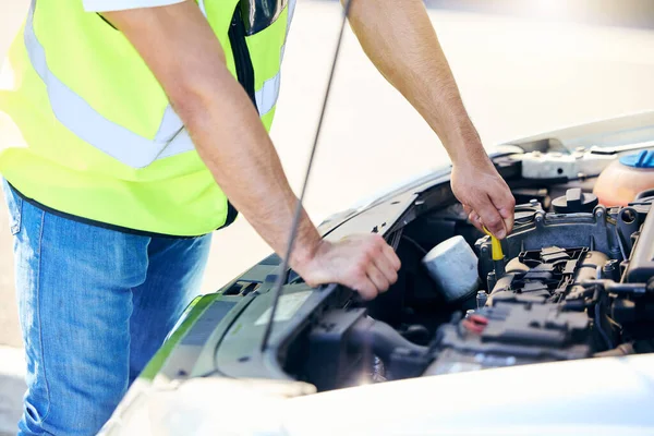 Cropped Shot Unrecognizable Man Checking Hood His Car Suffering Vehicle — Stockfoto