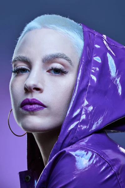 Studio Shot Beautiful Woman Woman Wearing Purple Jacket Purple Lipstick — Zdjęcie stockowe