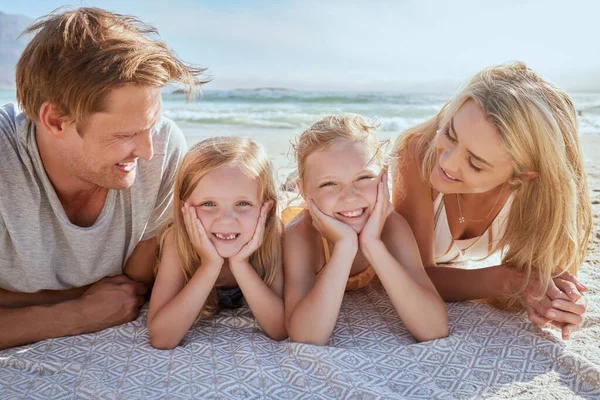 Portrait Carefree Family Relaxing Bonding Beach Two Cheerful Little Girls — ストック写真