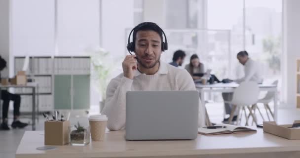 Portrait Male Call Center Agent Talking Customer Call Online Salesperson — Vídeo de Stock