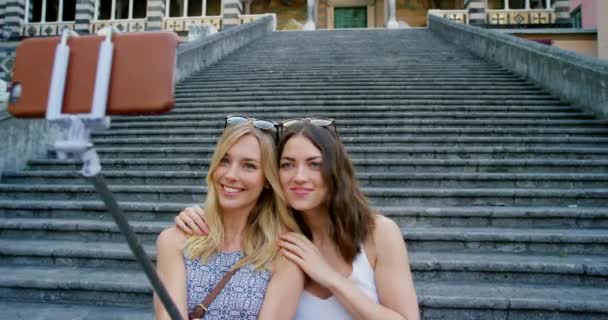 Two Cheerful Women Taking Selfies Holiday Together Italy While Front — 图库视频影像