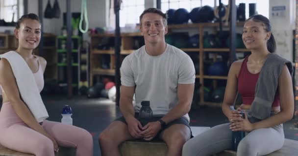 Group Portrait Fit People Resting Workout Crossfit Gym Sports Center — Vídeos de Stock