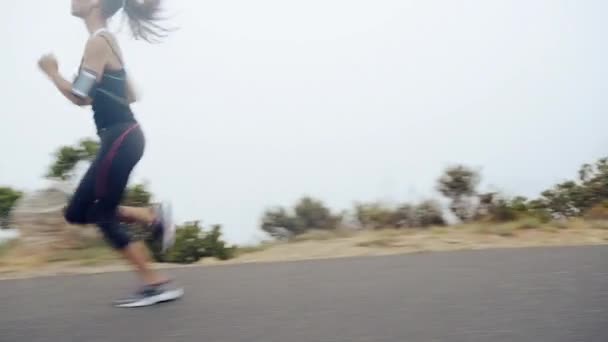 Βίντεο Μια Γυναίκα Απολαμβάνει Καθημερινό Τρέξιμο — Αρχείο Βίντεο