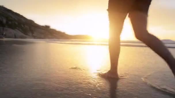 Video Footage Woman Taking Stroll Beach — ストック動画