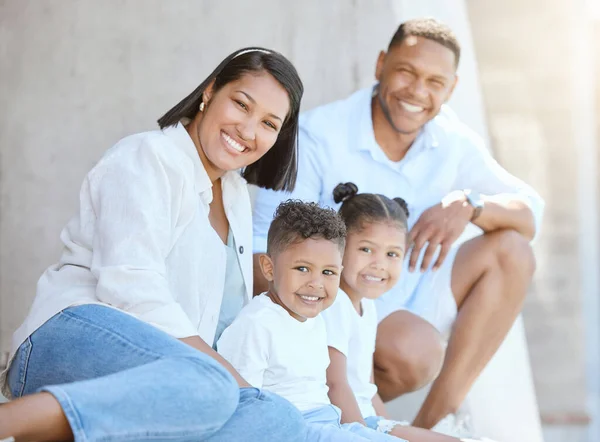 Shot Beautiful Young Family Bonding — Stockfoto