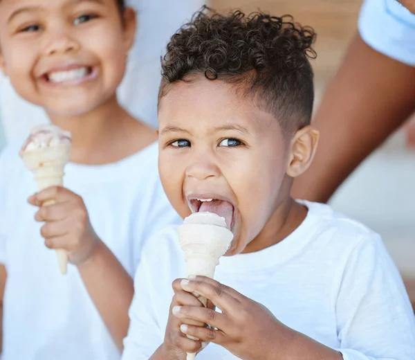 Shot Adorable Little Boy Girl Eating Ice Cream Cone While — Stockfoto