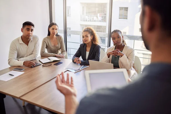 Girato Gruppo Uomini Affari Che Hanno Una Riunione Ufficio Lavoro — Foto Stock