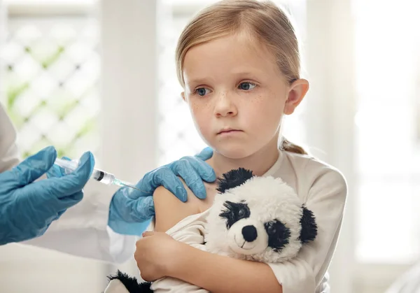 Shot Doctor Giving Little Girl Injection Checkup Home —  Fotos de Stock