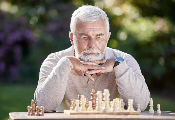 Shot Senior Man Playing Game Chess — Zdjęcie stockowe