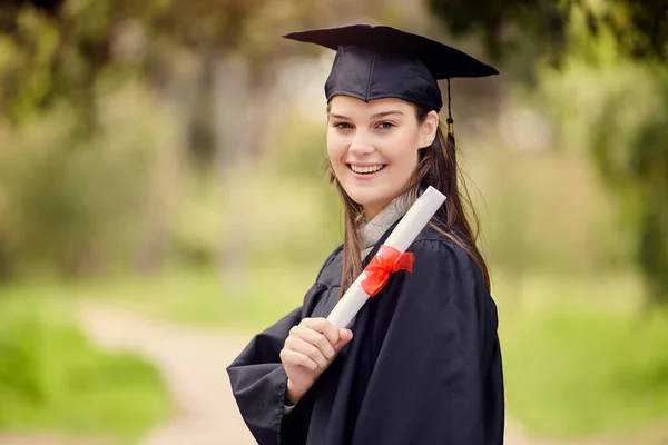 Ritratto Una Giovane Donna Diplomata Giorno Della Laurea — Foto Stock