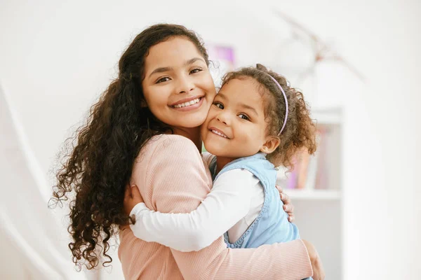 Shot Young Mother Daughter Spending Time Together Home — Stockfoto