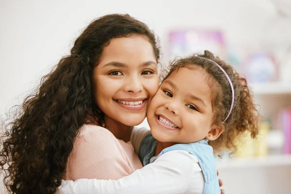 Shot Young Mother Daughter Spending Time Together Home — Stockfoto