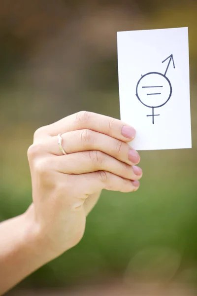 Shot Unrecognizable Woman Holding Card Protest Park — Stockfoto