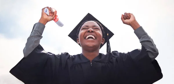 Low Angle Shot Young Woman Cheering Graduation Day — 스톡 사진